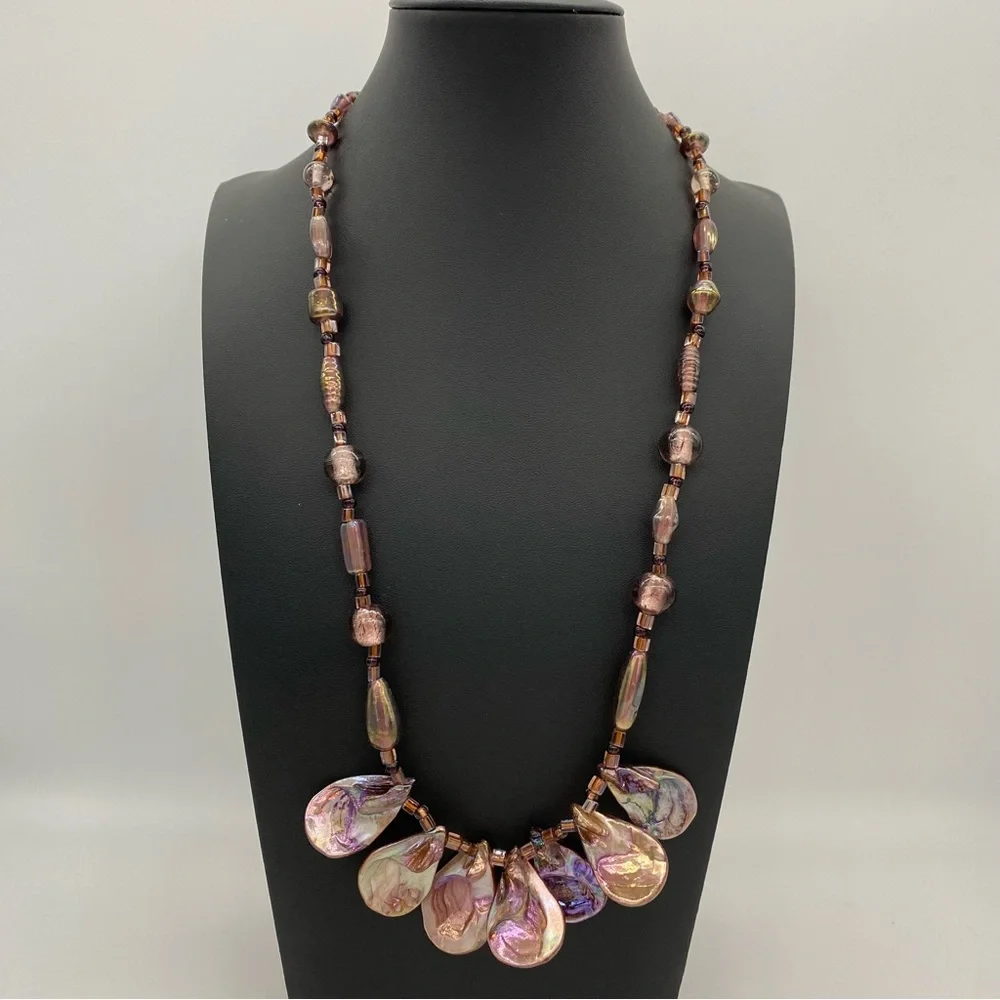 Luster Shells and Glass Beaded Necklace - Picture 2 of 9